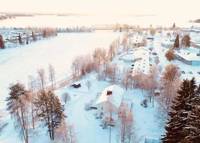 Kotolinna, Kotomo Oy אורחן